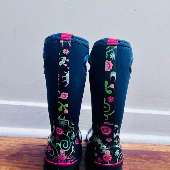 Kids BOGS Floral Rain Boots - Pink and Blue, Size 11 - Picture 3 of 6